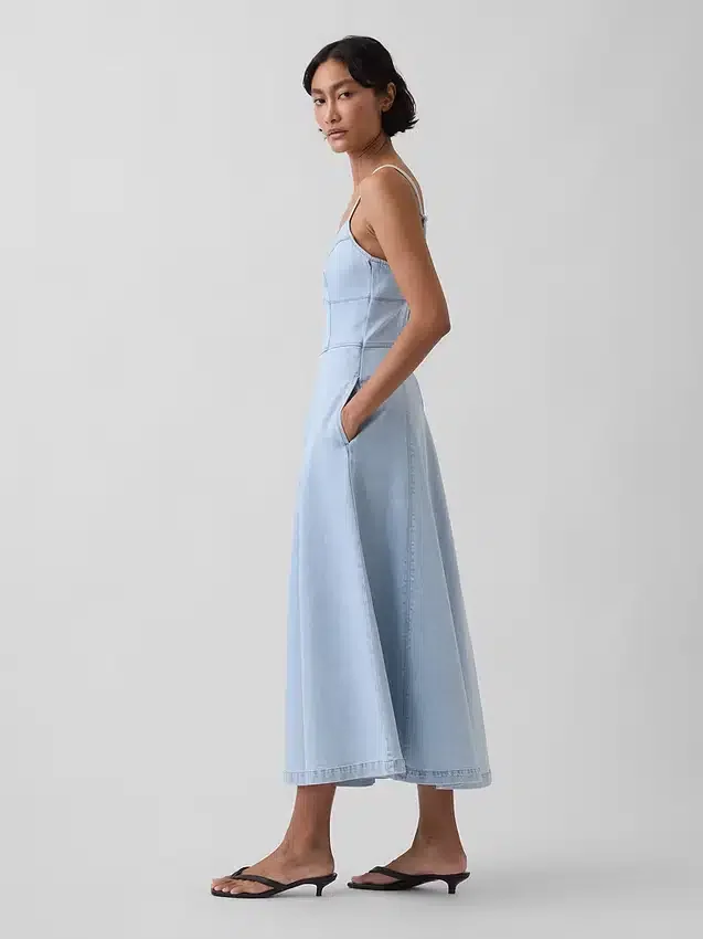 Abito lungo a corsetto con cuciture in denim