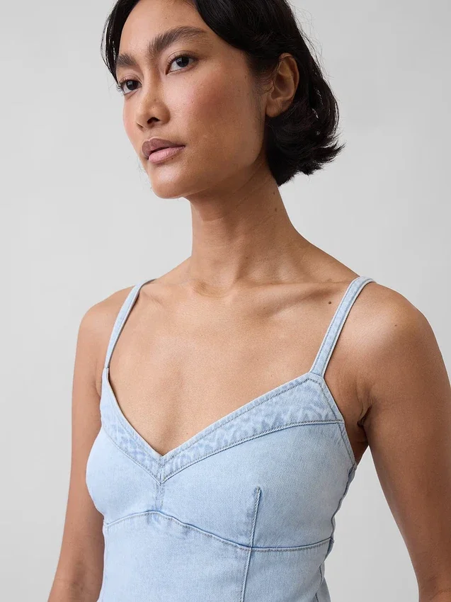 Abito lungo a corsetto con cuciture in denim