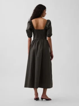 Abito lungo a corsetto con maniche a sbuffo
