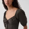 Abito lungo a corsetto con maniche a sbuffo