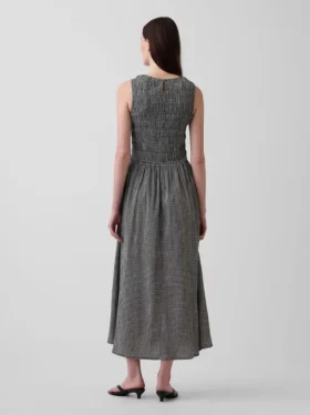 Abito lungo a vita bassa in cotone seersucker smockato a quadretti