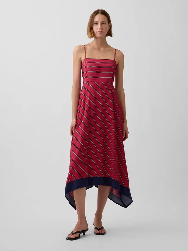Abito midi a righe con scollo a fazzoletto