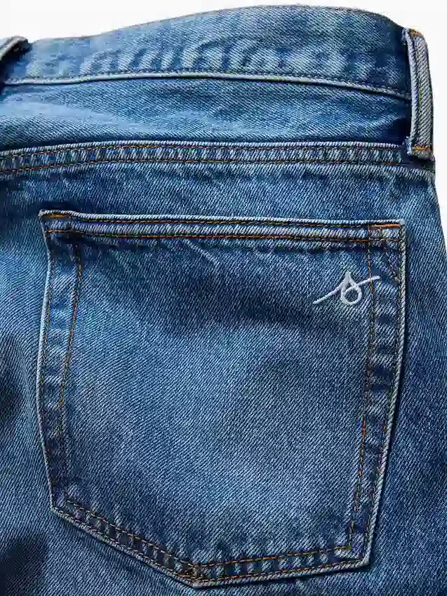 Acquista i jeans blu a gamba dritta dal taglio rilassato