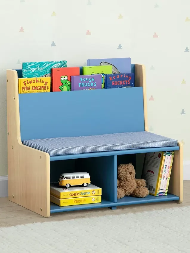 Angolo lettura per bambini con panca imbottita