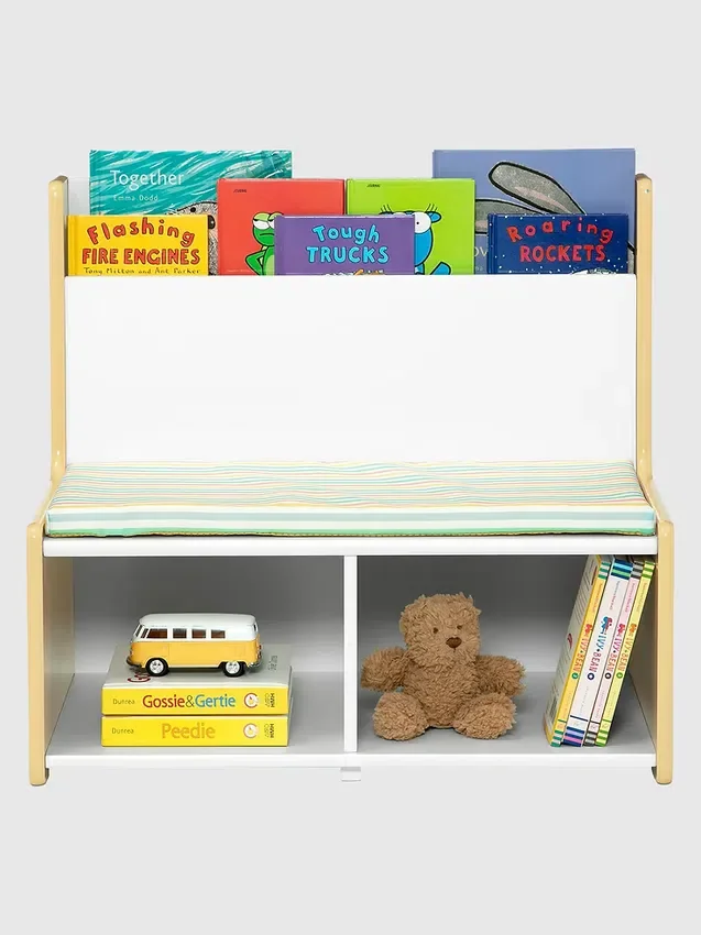 Angolo lettura per bambini con panca imbottita