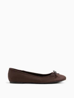 Ballerine in pelle scamosciata vegana