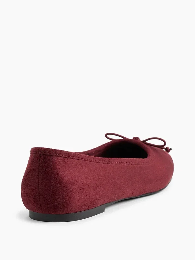 Ballerine in pelle scamosciata vegana