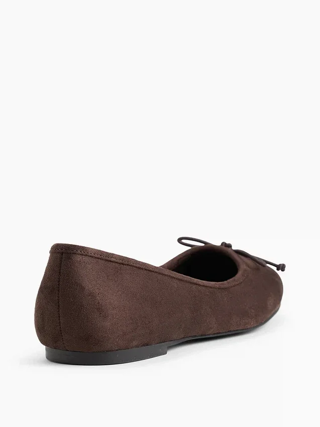 Ballerine in pelle scamosciata vegana