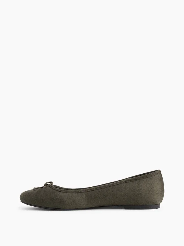 Ballerine in pelle scamosciata vegana