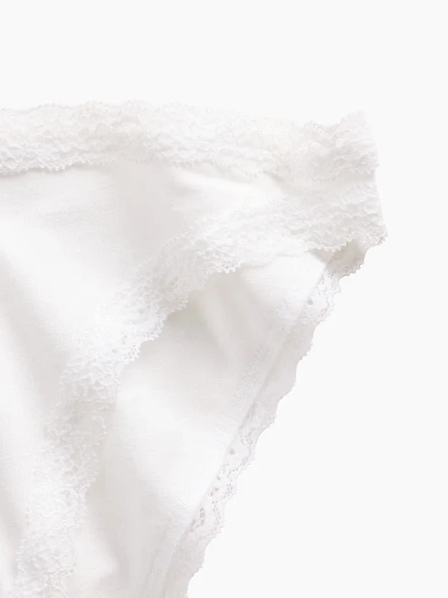 Bikini in morbidissimo cotone biologico elasticizzato con bordi in pizzo