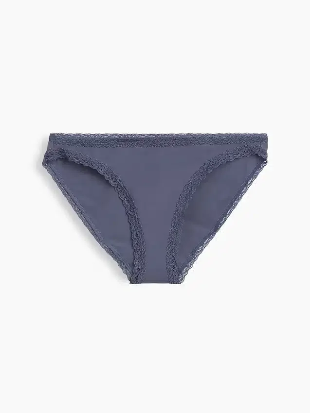 Bikini in morbidissimo cotone biologico elasticizzato con bordi in pizzo