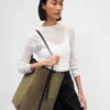 Borsa a secchiello in pelle scamosciata vegana