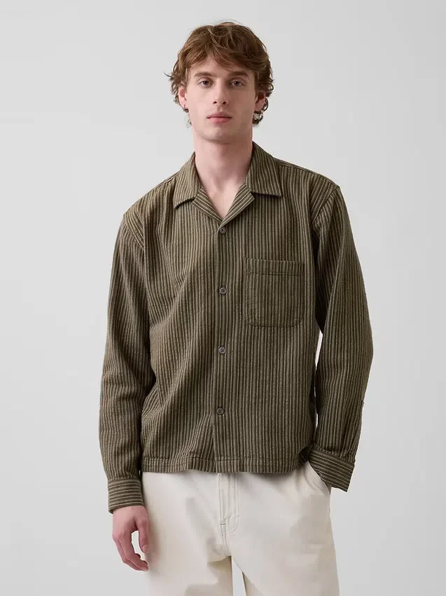 Camicia a righe Dobby dalla vestibilità comoda con orlo dritto