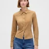 Camicia aderente in pelle scamosciata vegana