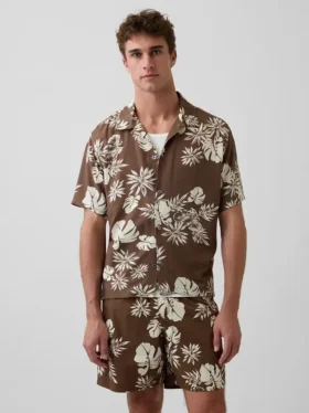 Camicia dal taglio comodo con colletto camp