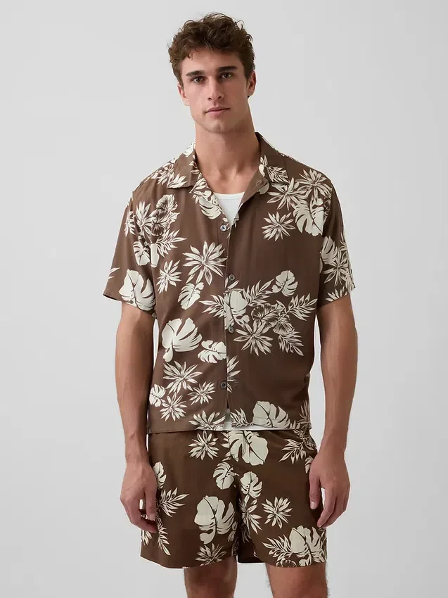 Camicia dal taglio comodo con colletto camp