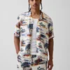 Camicia dal taglio comodo con colletto camp