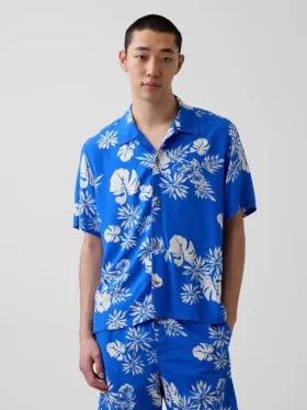 Camicia dal taglio comodo con colletto camp