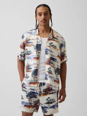 Camicia dal taglio comodo con colletto camp