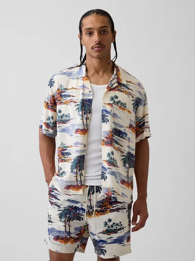 Camicia dal taglio comodo con colletto camp