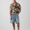 Camicia dal taglio comodo con colletto camp
