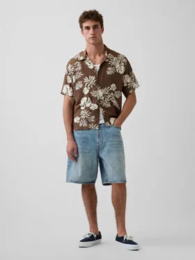 Camicia dal taglio comodo con colletto camp