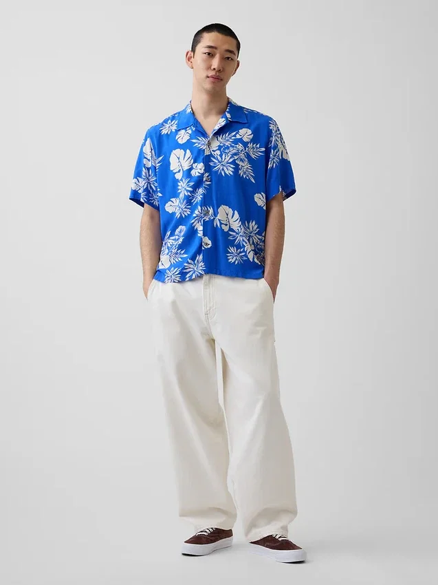 Camicia dal taglio comodo con colletto camp