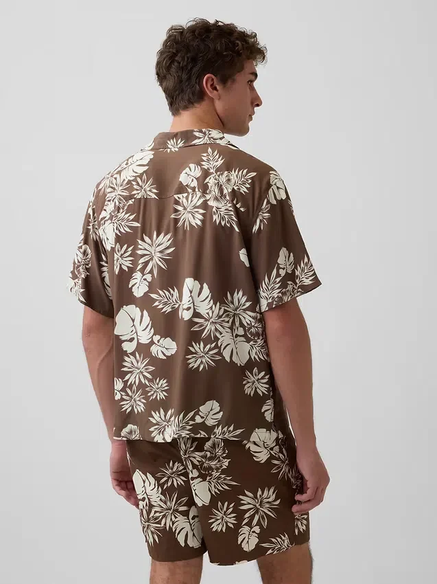 Camicia dal taglio comodo con colletto camp