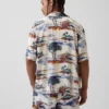 Camicia dal taglio comodo con colletto camp