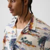 Camicia dal taglio comodo con colletto camp
