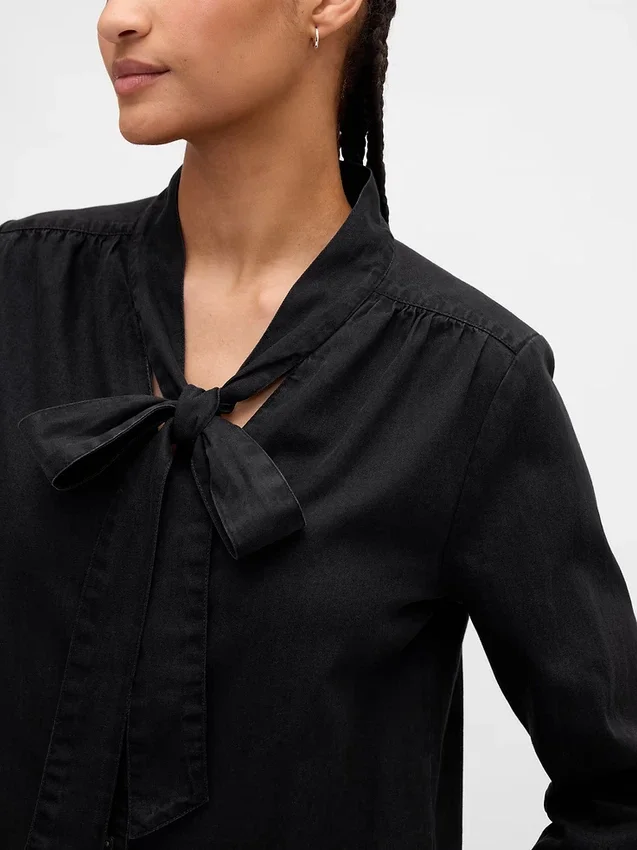 Camicia in denim con collo annodato