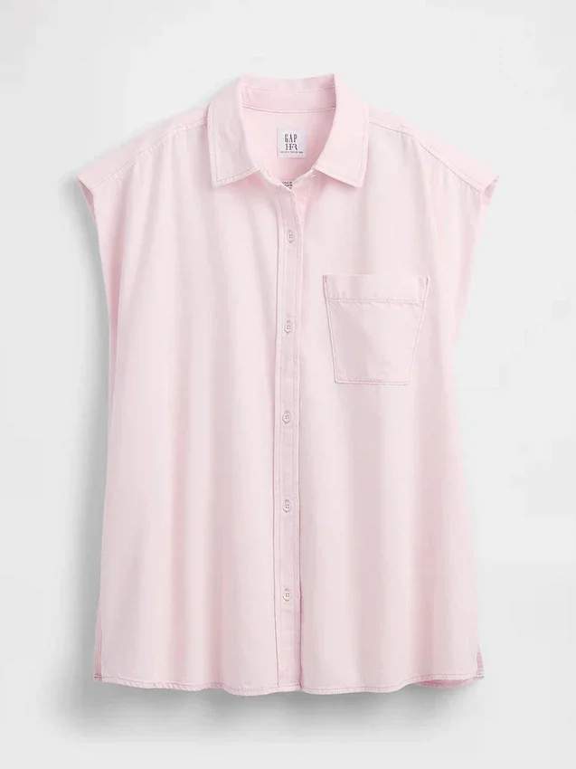 Camicia in denim ultrasoft GAP × Hfr con spalle larghe della collezione di Nicole Benefield