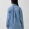 Camicia oversize in denim ultra morbido con maniche arricciate