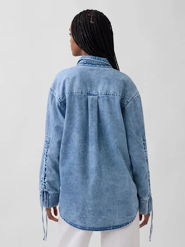 Camicia oversize in denim ultra morbido con maniche arricciate