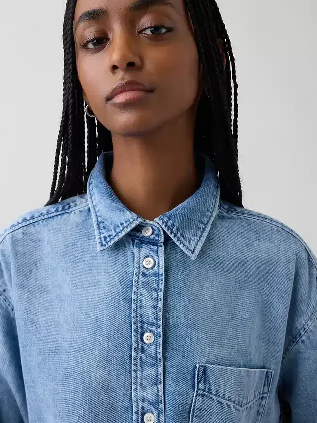 Camicia oversize in denim ultra morbido con maniche arricciate
