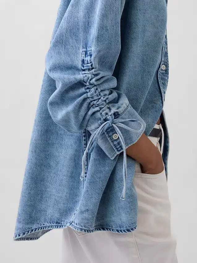 Camicia oversize in denim ultra morbido con maniche arricciate