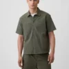 Camicia utility dalla linea morbida con orlo dritto