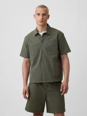 Camicia utility dalla linea morbida con orlo dritto