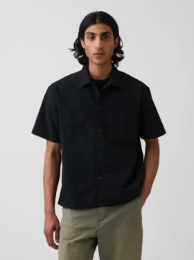 Camicia utility dalla linea morbida con orlo dritto