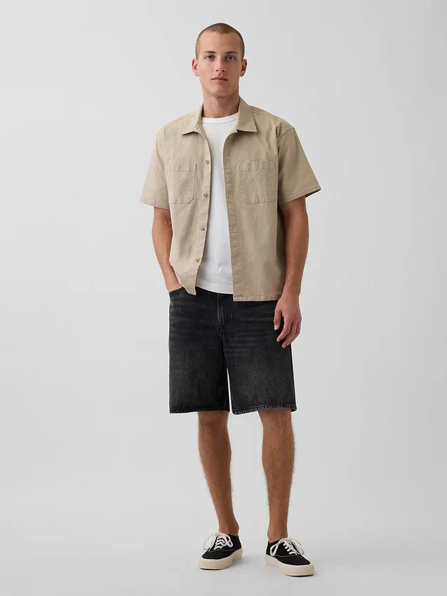 Camicia utility dalla linea morbida con orlo dritto
