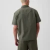 Camicia utility dalla linea morbida con orlo dritto