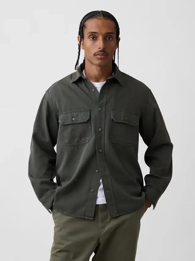 Camicia utility in denim ultra morbido dal taglio rilassato