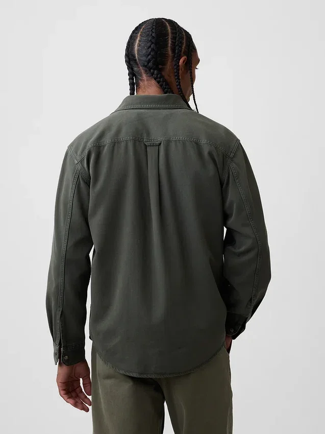Camicia utility in denim ultra morbido dal taglio rilassato