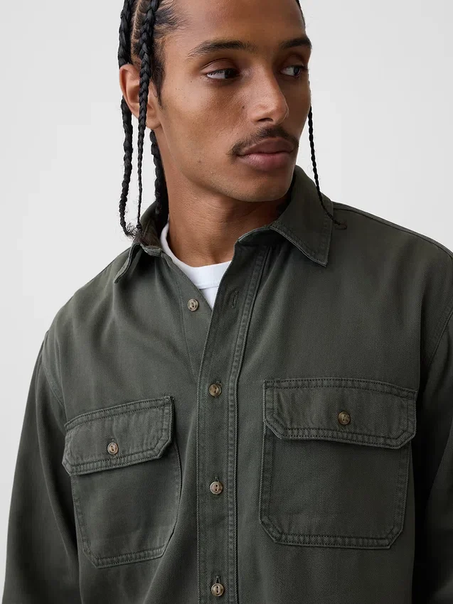 Camicia utility in denim ultra morbido dal taglio rilassato