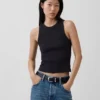 Canotta con scollo all’americana in maglia a costine pesante