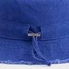 Cappello a secchiello con bordi sfrangiati