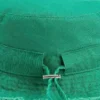 Cappello a secchiello con bordi sfrangiati