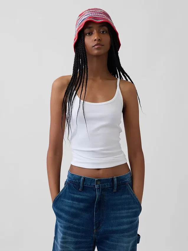 Cappello a secchiello in maglia a righe