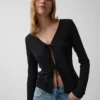Cardigan con chiusura frontale annodata in misto lino