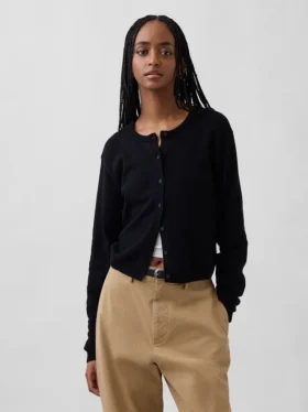 Cardigan corto dalla vestibilità comoda in 100% cotone